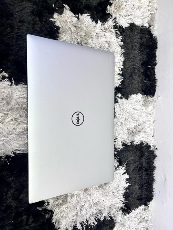 Dell precision 5530 - Image 5