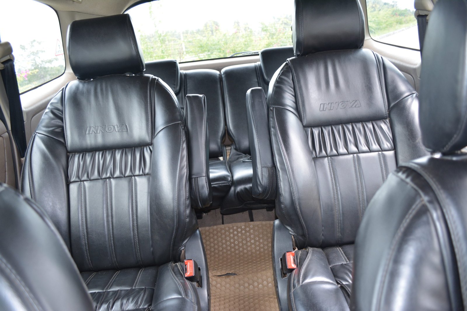 TOYOTA INNOVA 2.5 V - 2015 Model - Image 5